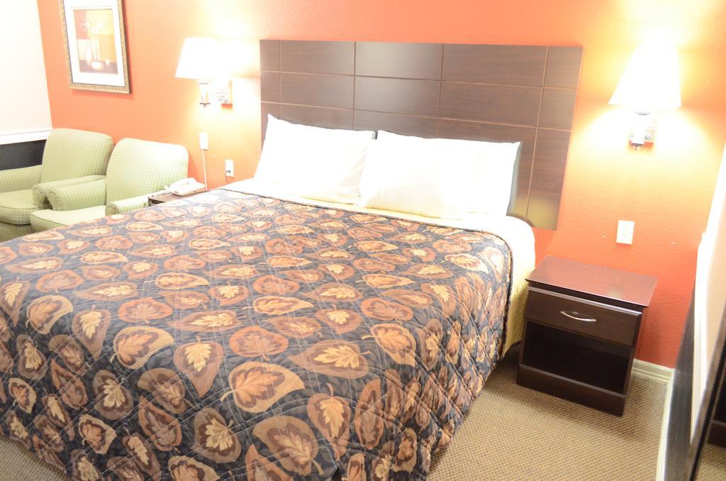 Budget Host Inn & Suites Humble Habitación foto