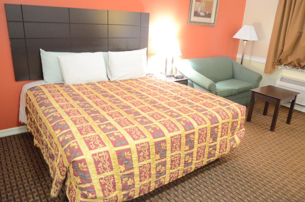 Budget Host Inn & Suites Humble Habitación foto